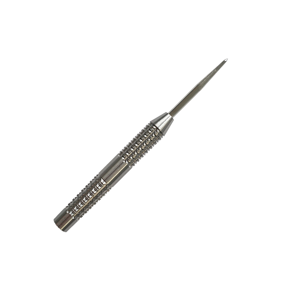 McDart SilverGrip Steeldart Barrels Das Bild zeigt einen silbernen Steeldart-Barrel mit feinem Rillenmuster für besseren Halt. Es handelt sich um das Produkt "McDart SilverGrip Steeldart Barrels".