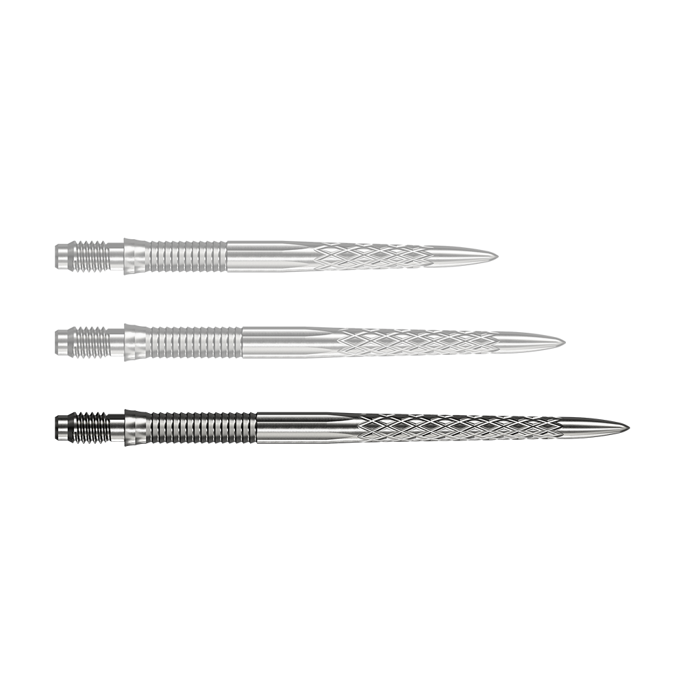 Zu sehen sind einzelne Dartspitzen in Silber, 40 mm lang. Die Dartspitzen liegen auf einer einfarbigen Oberfläche.