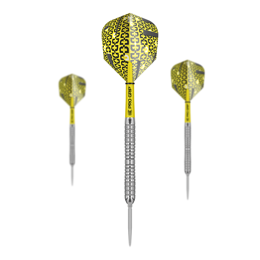 Target Bolide 04 Swiss Point Steeldarts Das Bild zeigt drei Steeldarts des Modells "Target Bolide 04 Swiss Point" mit gelb-schwarzen Flights. Die Darts haben einen silbernen, geriffelten Schaft und gelbe "Pro Grip" Stiele.