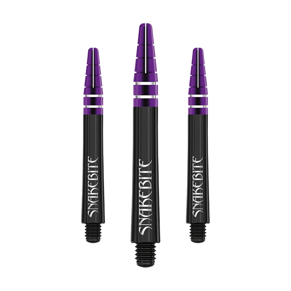 Das Bild zeigt drei schwarze Dartschäfte mit violetten Spitzen und silbernen Ringen. Auf den Schäften steht das Wort "SNAKEBITE" in weißer Schrift.