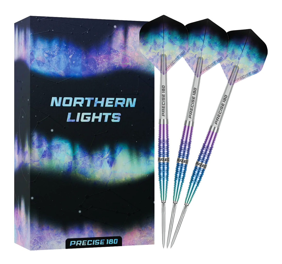 Precise 180 Northern Lights Steeldarts Hier sind die Precise 180 Northern Lights Steeldarts vollständig zu sehen. Die Darts liegen nebeneinander und zeigen ihre detailreiche Gestaltung.