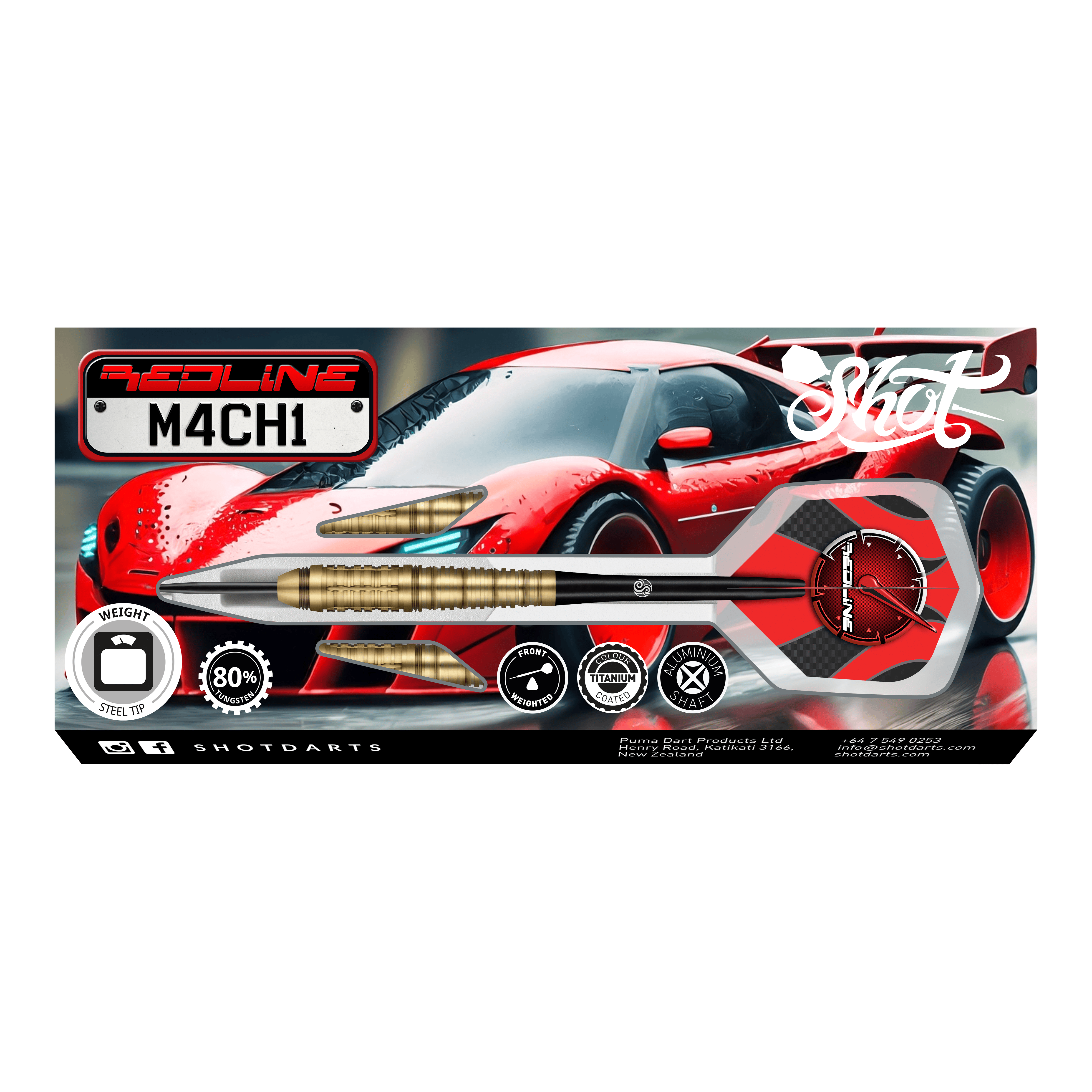 Shot Redline Mach 1 Steeldarts Das Bild zeigt die Verpackung der "Shot Redline Mach 1 Steeldarts" vor einem roten Sportwagen. Auf der Verpackung sind die Darts sowie verschiedene Produktsymbole und das Logo gut sichtbar abgebildet.