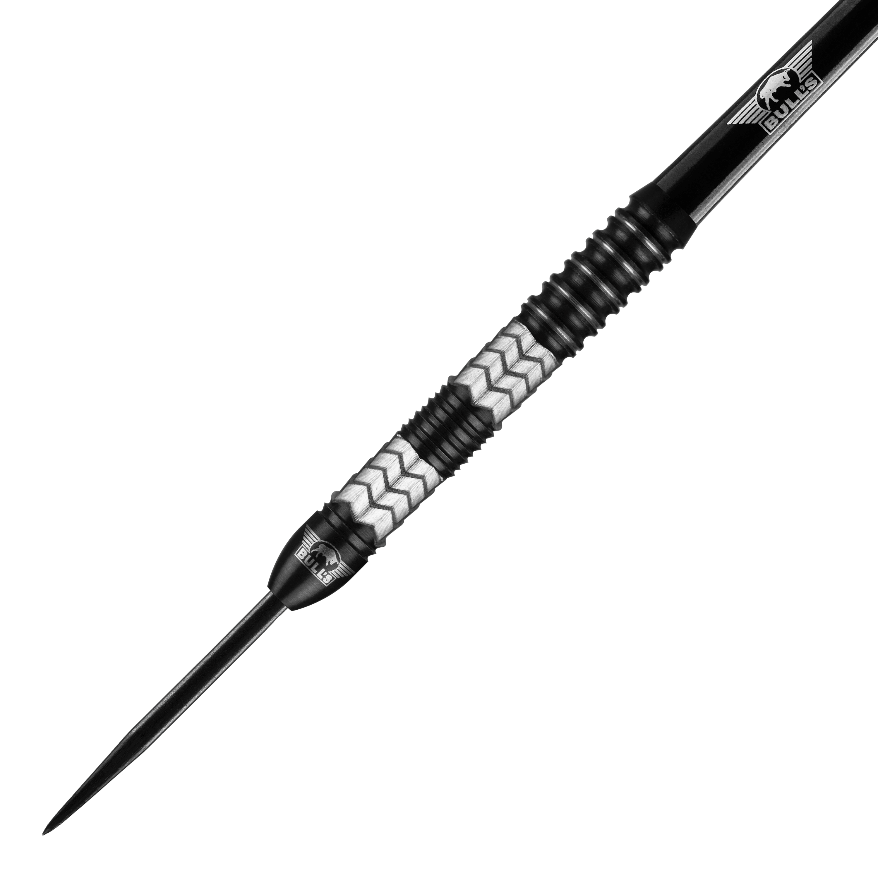 Bulls NL Luna Triton Steeldarts Das Bild zeigt einen Bulls NL Luna Triton Steeldart. Der Dart hat ein silbernes und schwarzes Design mit einem gezackten Muster am Griff.