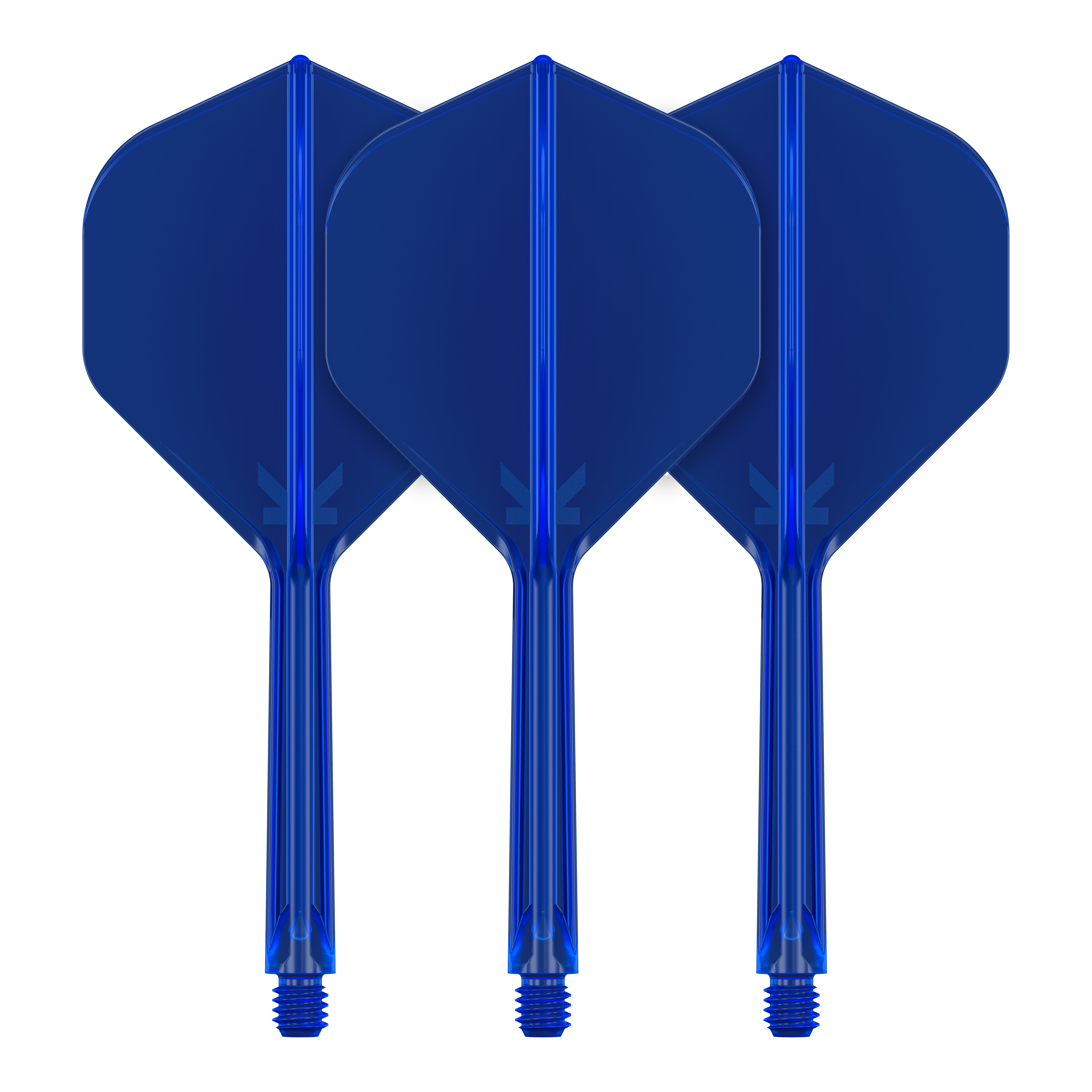 Auf dem Bild sind drei blaue Dart-Flights mit Schaft zu sehen. Sie stehen nebeneinander und haben eine standardisierte Form.