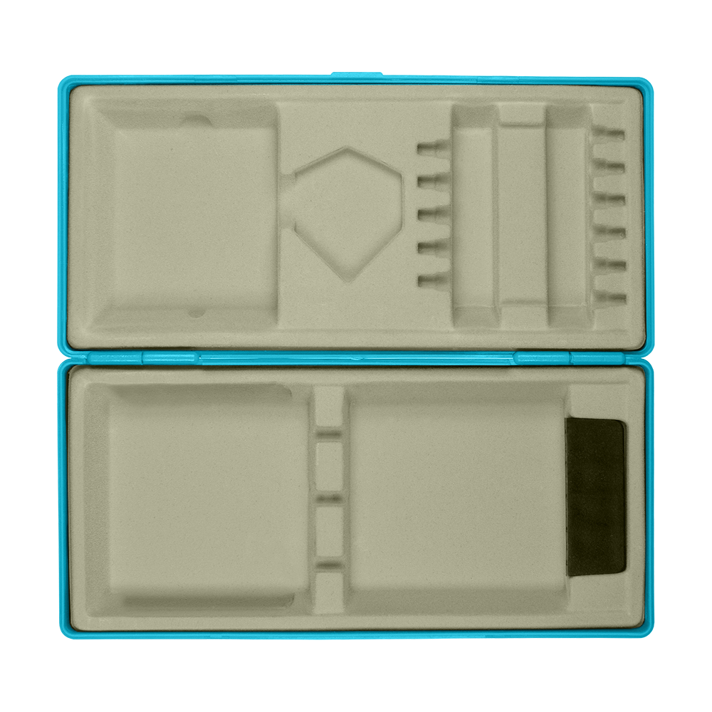 ABS Box mit Wunschdruck Die Abbildung zeigt eine aufgeklappte blaue Kunststoffbox mit Fächern und Einteilungen für verschiedene Gegenstände. Die Innenseite besteht aus einer beigen Einlage mit mehreren Aussparungen.