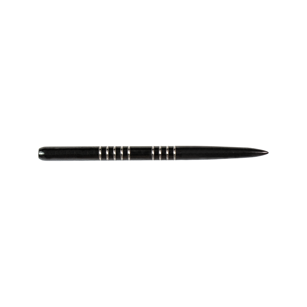 57742_Bulls_GP1_Steeldartspitzen_Schwarz_38mm_2 Das Bild zeigt eine schwarze Steeldartspitze des Modells "Bulls GP1". Die Spitze hat mehrere silberne Rillen für besseren Halt.