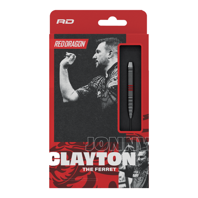 Zu sehen sind die Red Dragon Jonny Clayton Core Brass Steeldarts mit einem Gewicht von 21g. Die Darts haben einen silbernen und goldenen Schaft mit roten und schwarzen Flights.