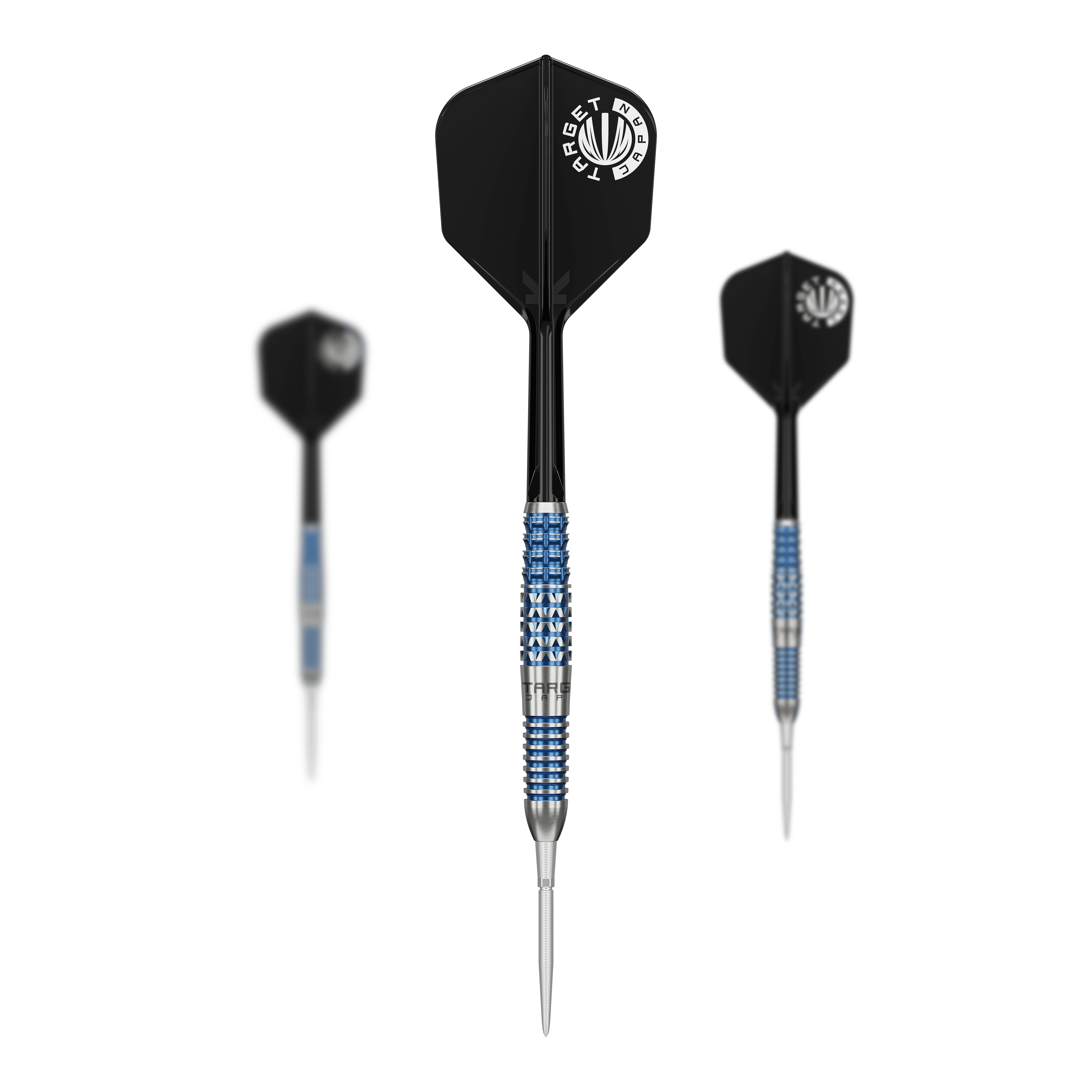 Das Bild zeigt drei Steeldarts des Modells "Target Japan Toru Suzuki Sereno GEN2 Swiss Point". Die Darts haben silber-blaue Griffbereiche und schwarze Flights mit weißem Logo.