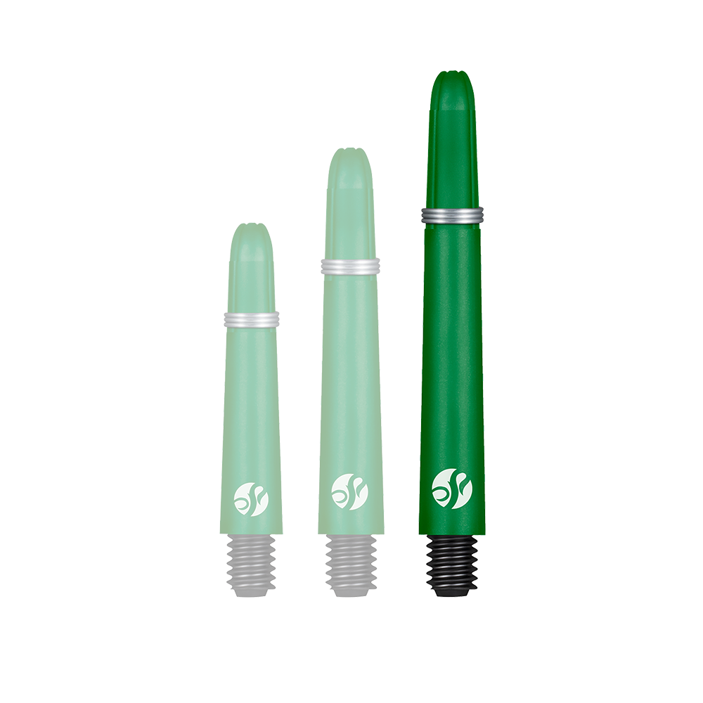 Shot Koi Carbon Shafts - Grün Auf dem Bild sind drei grüne Dartschäfte in unterschiedlichen Längen zu sehen. Sie haben schwarze Gewinde und silberne Ringe.