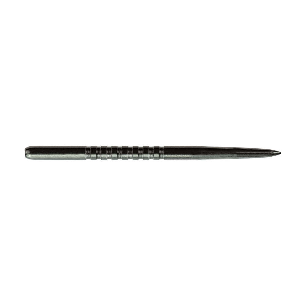 Das Bild zeigt eine schwarze Steeldartspitze des Produkts "Bulls GP3". Die Spitze ist aus Metall und hat mehrere feine Rillen im mittleren Bereich.
