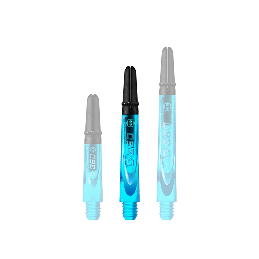 HR444_Harrows_Carbon_360_Shafts_Aqua_42mm_1 Auf dem Bild sind drei blaue Dartschäfte mit schwarzem oberen Teil zu sehen. Sie unterscheiden sich in ihrer Länge und haben die Aufschrift "C.360".