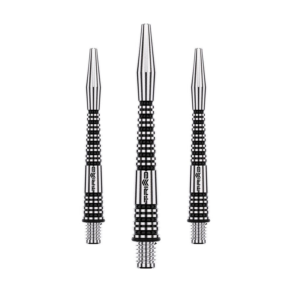 Winmau Triad RX Aluminium Shafts - Schwarz Das Bild zeigt drei schwarz-silberne Aluminiumschäfte für Dartpfeile. Die Schäfte haben ein geriffeltes Design und sind 41 mm lang.