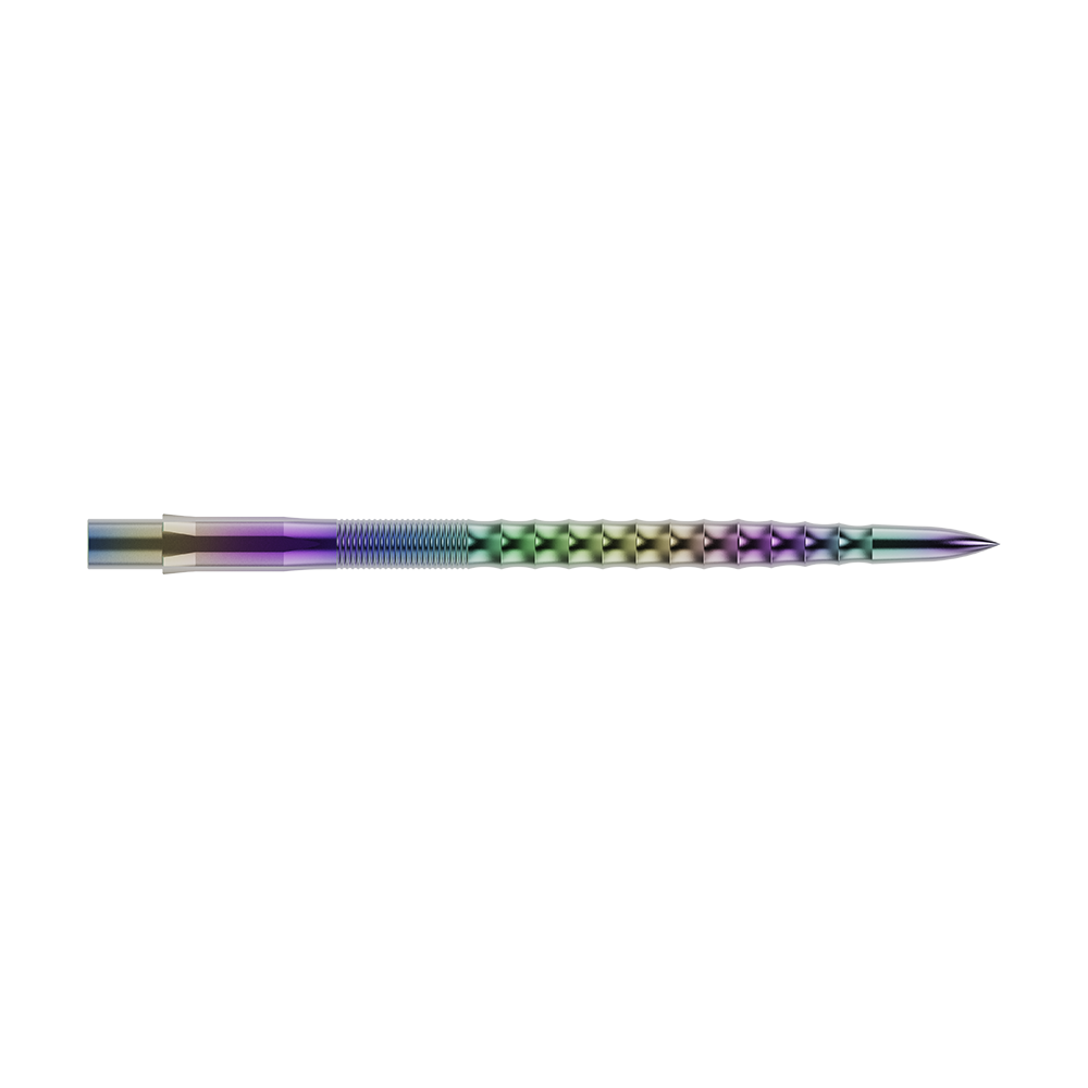Das Bild zeigt eine bunte Stahlspitze für ein Steeldart. Die Oberfläche ist geriffelt und hat ein schillerndes, regenbogenfarbenes Design.