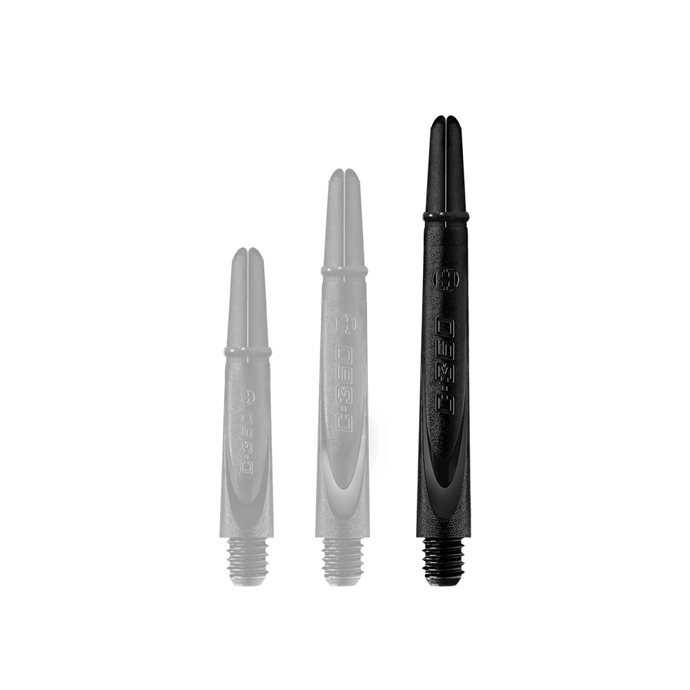 HR460_Harrows_Carbon_360_Shafts_Schwarz_49mm_1WiuwUzx0u2WRF Das Bild zeigt drei schwarze Dartschäfte aus Carbon in verschiedenen Längen. Sie stehen nebeneinander auf weißem Hintergrund.