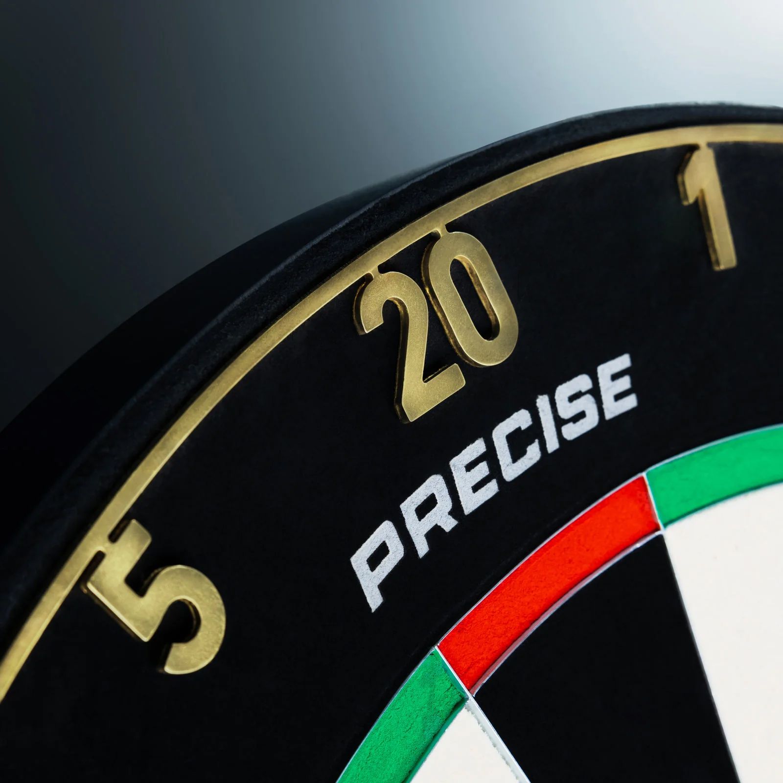 Precise 180 Endorphine Steeldartboard mit Nummernring - Gold Das Precise 180 Endorphine Steeldartboard mit Nummernring in Gold ist abgebildet. Die Dartscheibe verfügt über einen goldenen Zahlenring.