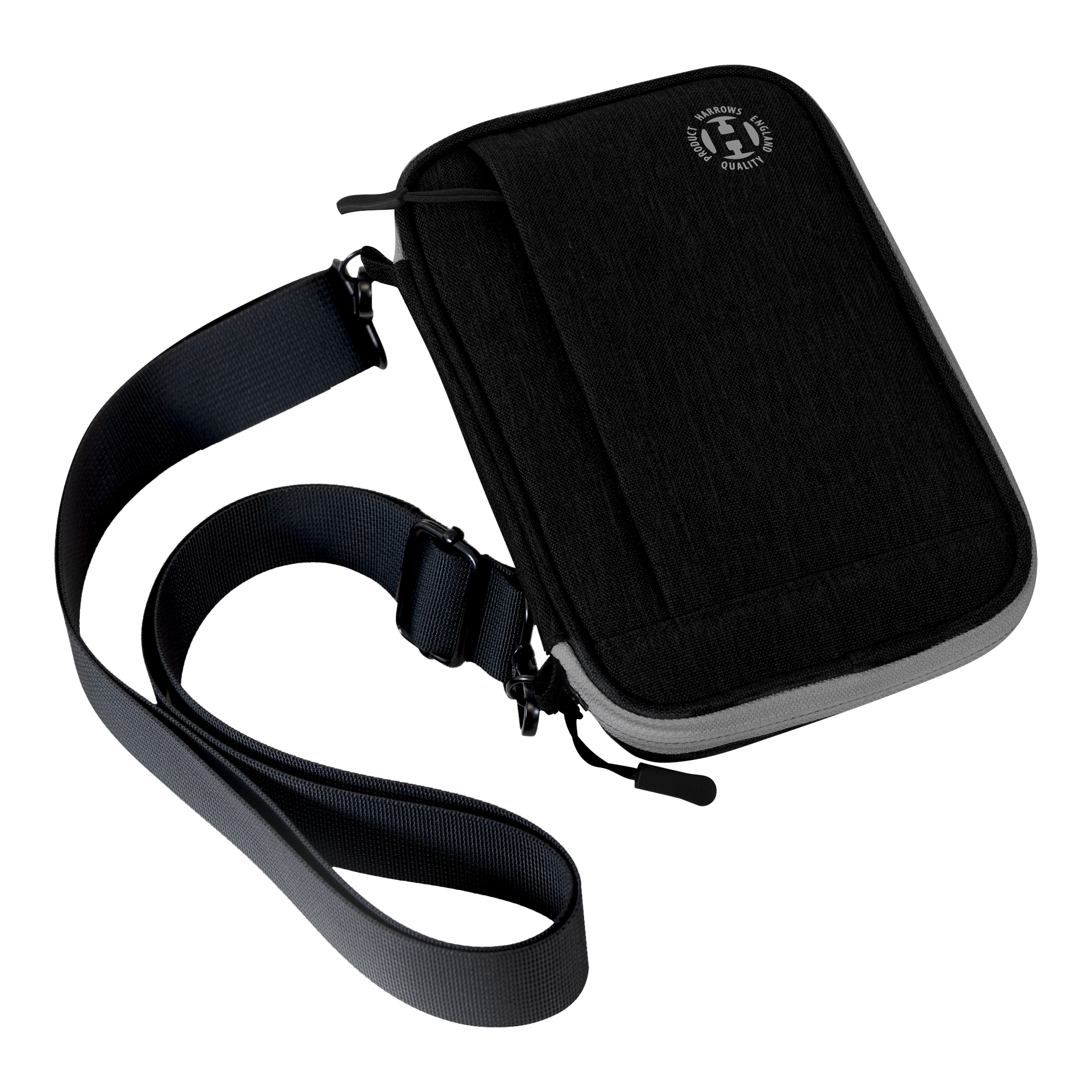 Harrows Smart Case XL Dartwallet Dies ist eine schwarze Darttasche mit einem Schultergurt. Sie hat ein kompaktes, rechteckiges Design und einen Reißverschluss.