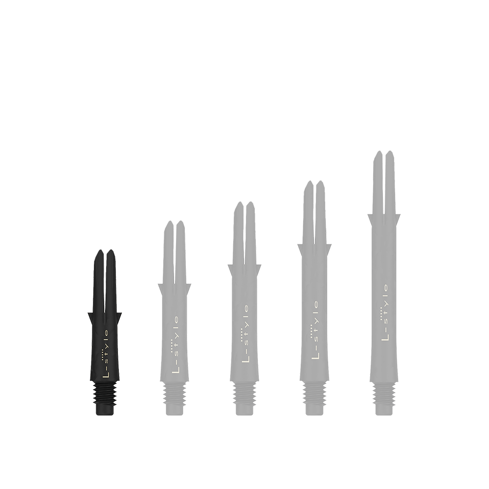 L-Style Carbon Shafts Das Bild zeigt fünf schwarze Dart-Schäfte in verschiedenen Längen, die aufrecht nebeneinander stehen. Auf jedem Schaft steht der Schriftzug „L-style“ in weißer Farbe.