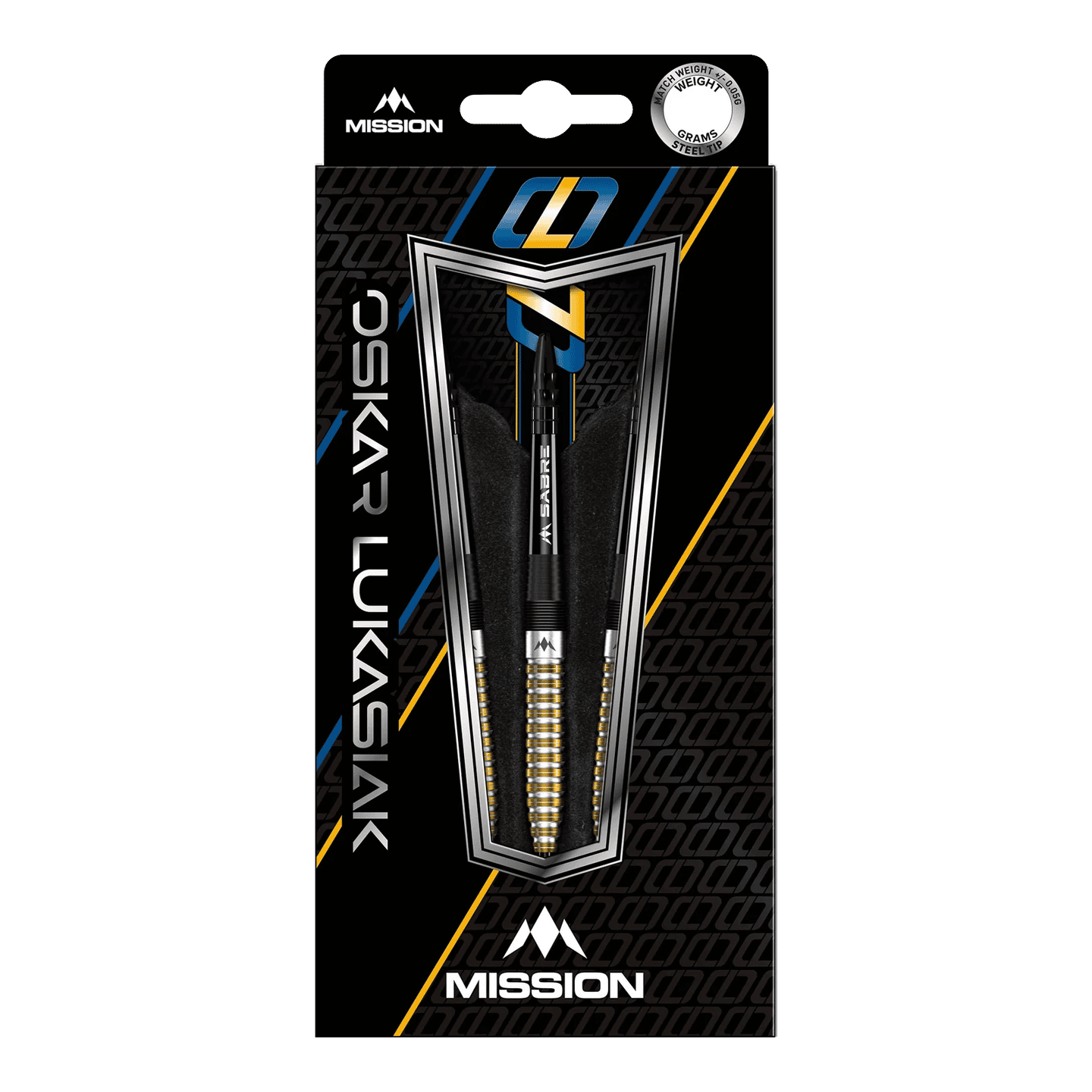 Mission Oskar Lukasiak Black Gold PVD Steeldarts - 22g Die Abbildung zeigt die Steeldarts "Mission Oskar Lukasiak Black Gold PVD" mit einem Gewicht von 22g in ihrer Verpackung. Das Design ist schwarz-gold mit weißen und blauen Akzenten und dem Namen des Spielers auf der Vorderseite.