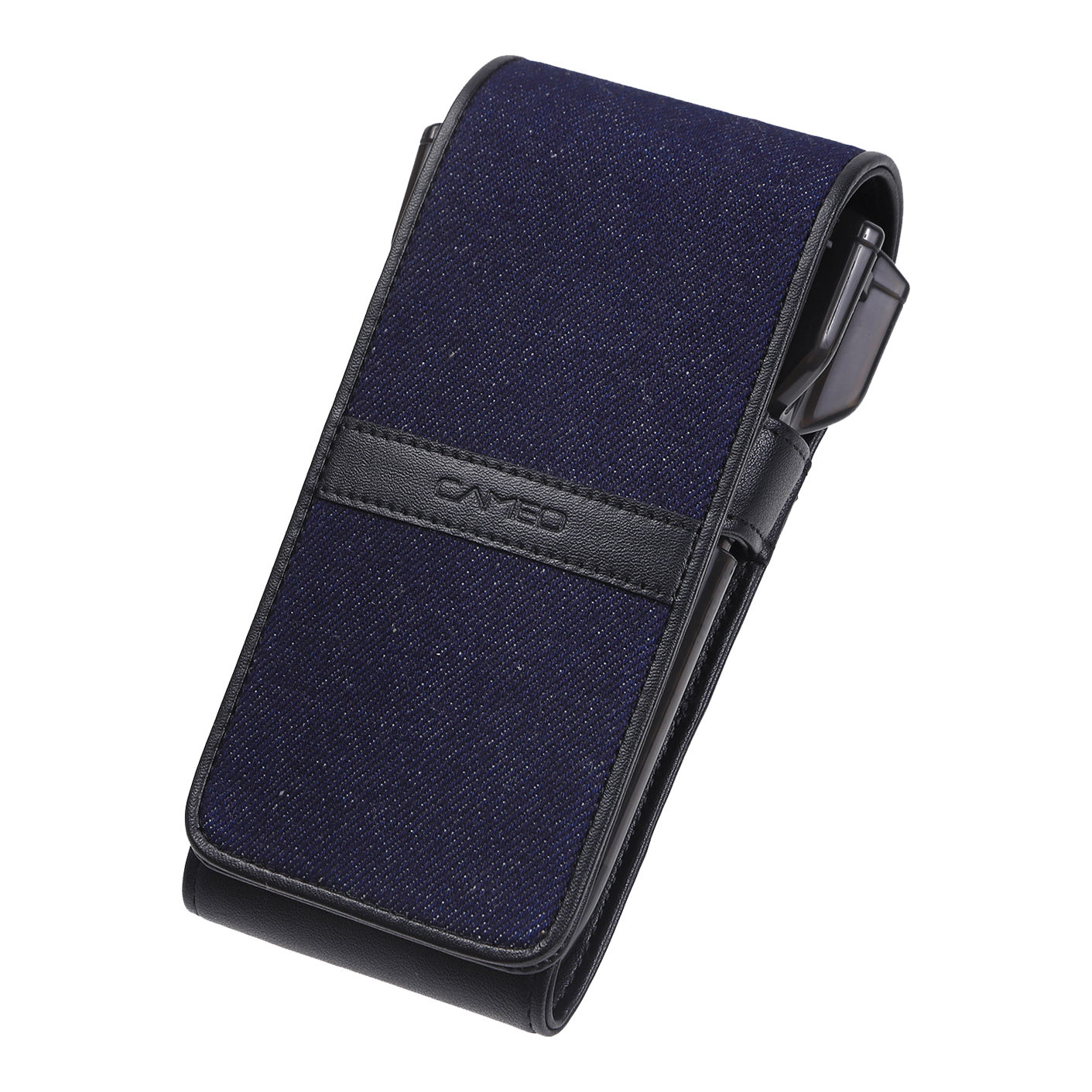 Cameo Thread Dartcase Das Bild zeigt ein elegantes Dartcase in Navyblau mit schwarzen Akzenten. Das Etui hat einen modernen Look und trägt den Schriftzug "Cameo" auf der Vorderseite.