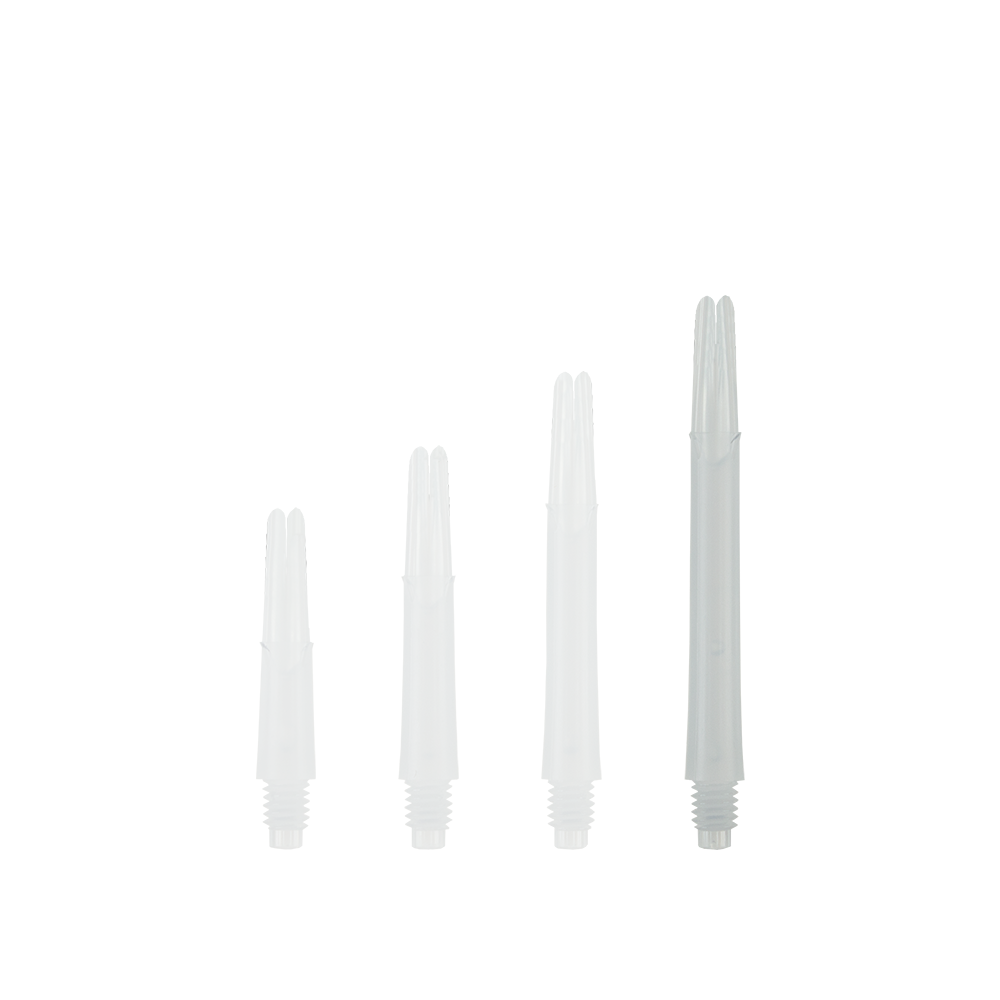 Auf dem Bild sind vier milchig-weiße, gerade Dartschäfte in unterschiedlichen Längen zu sehen. Sie stehen nebeneinander aufrecht auf einem neutralen Hintergrund.