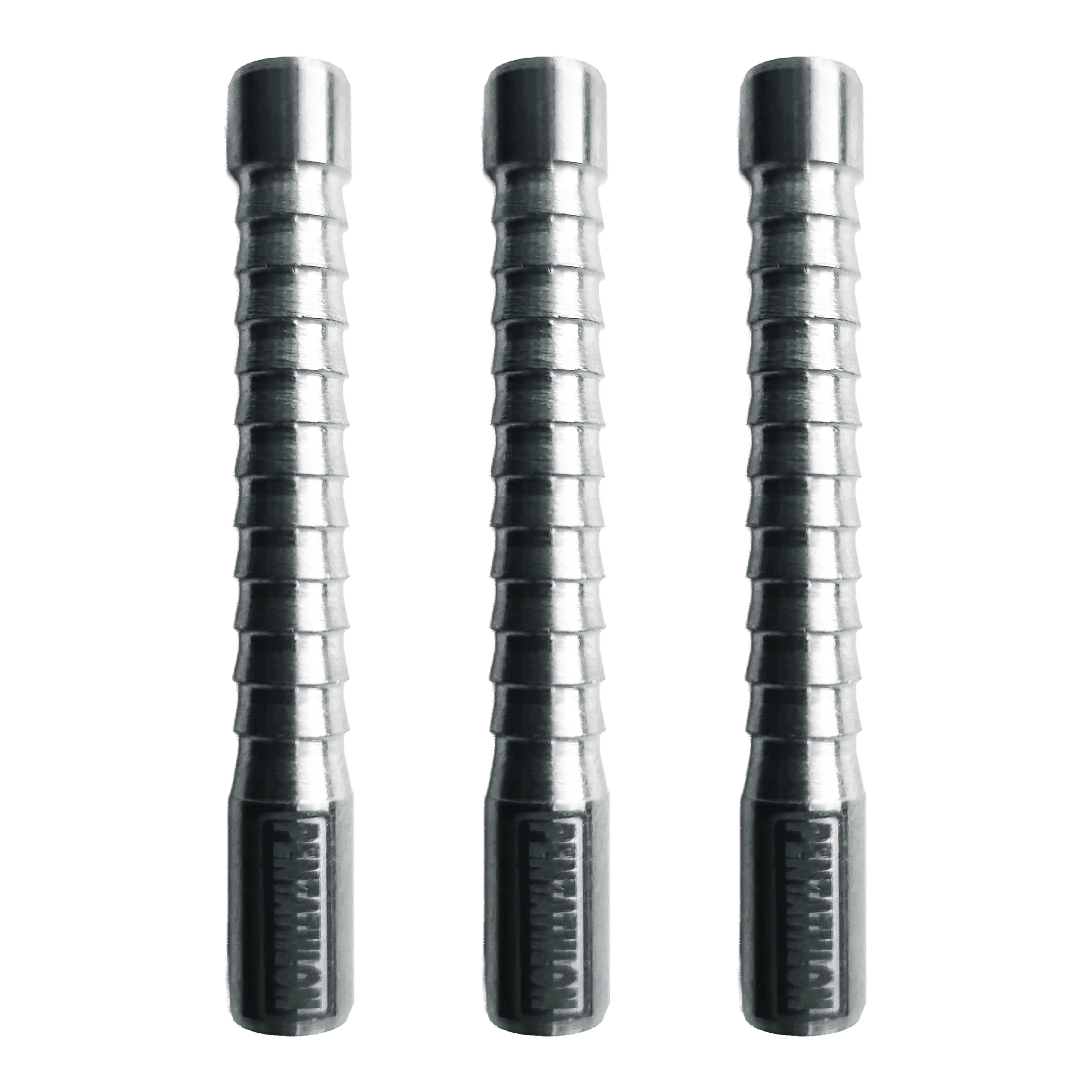 Das Bild zeigt drei silberne Dart-Barrels mit einer gerillten Oberfläche. Es handelt sich um das Produkt "Pentathlon Ultra Shark 2 Softdart Barrel - 17g".