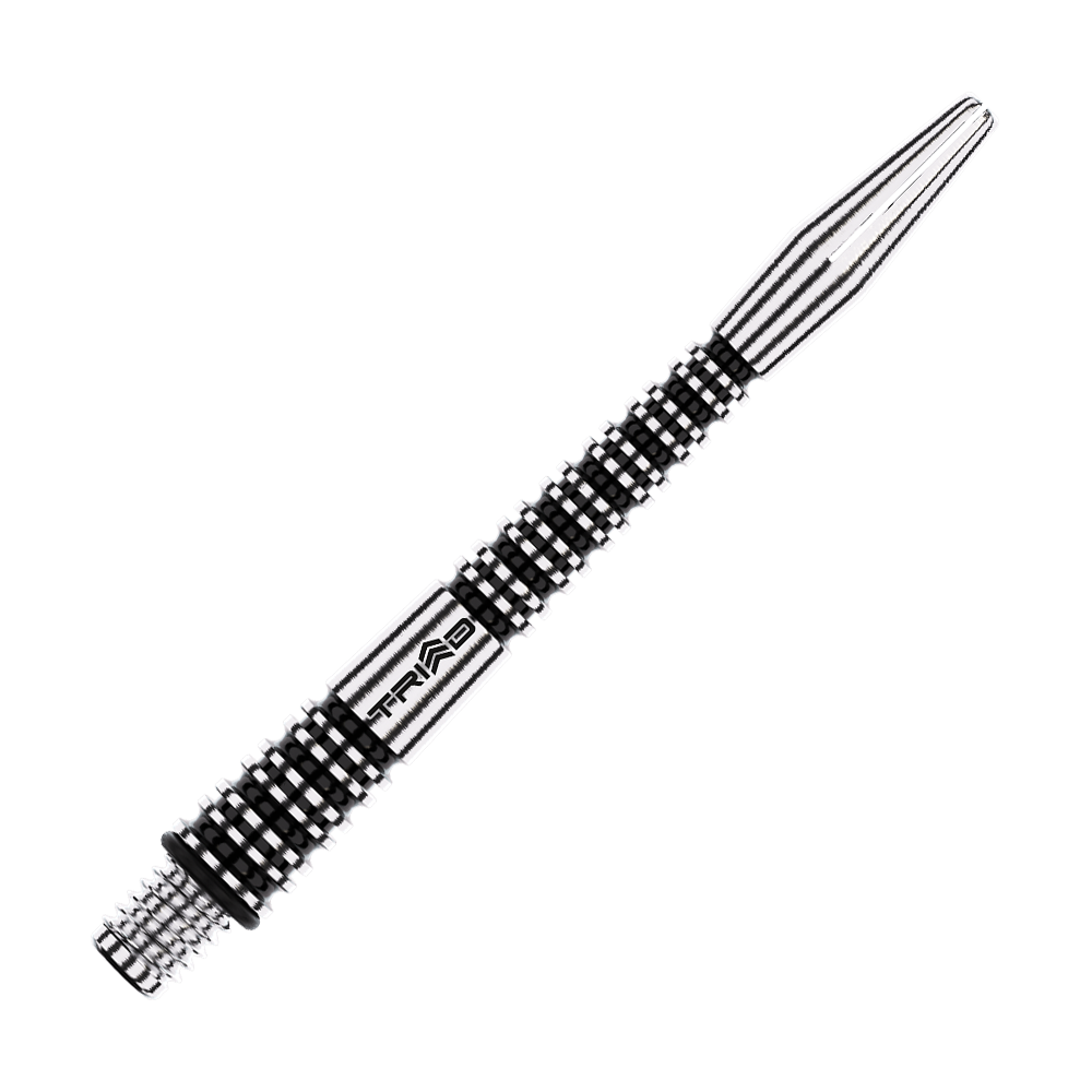 Das Bild zeigt einen schwarz-silbernen Aluminium Dartshaft mit geriffeltem Design. Auf dem Schaft steht das Wort "TRIAD".