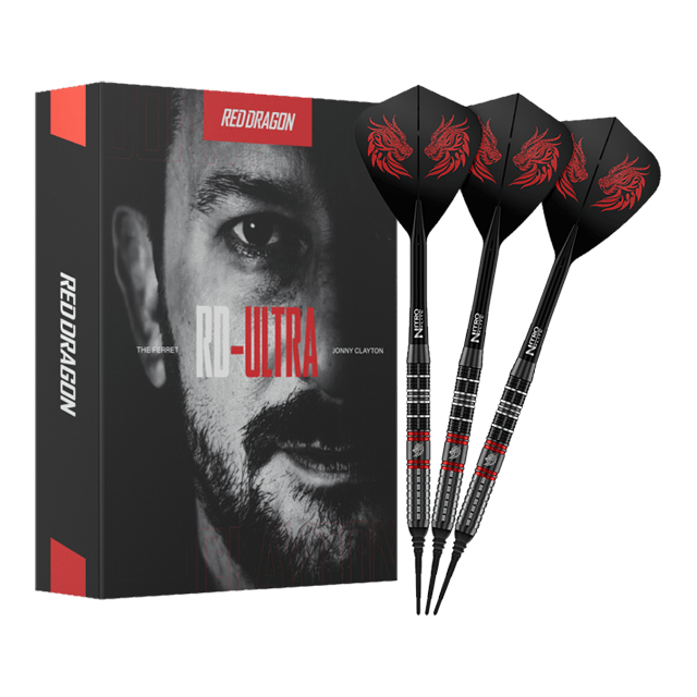 Red Dragon Jonny Clayton RD-ULTRA Softdarts - 18g Zu sehen sind die Red Dragon Jonny Clayton RD-ULTRA Softdarts - 18g in voller Ansicht. Die Darts haben eine silberne Barrel, schwarze Details und leuchtende Flights.
