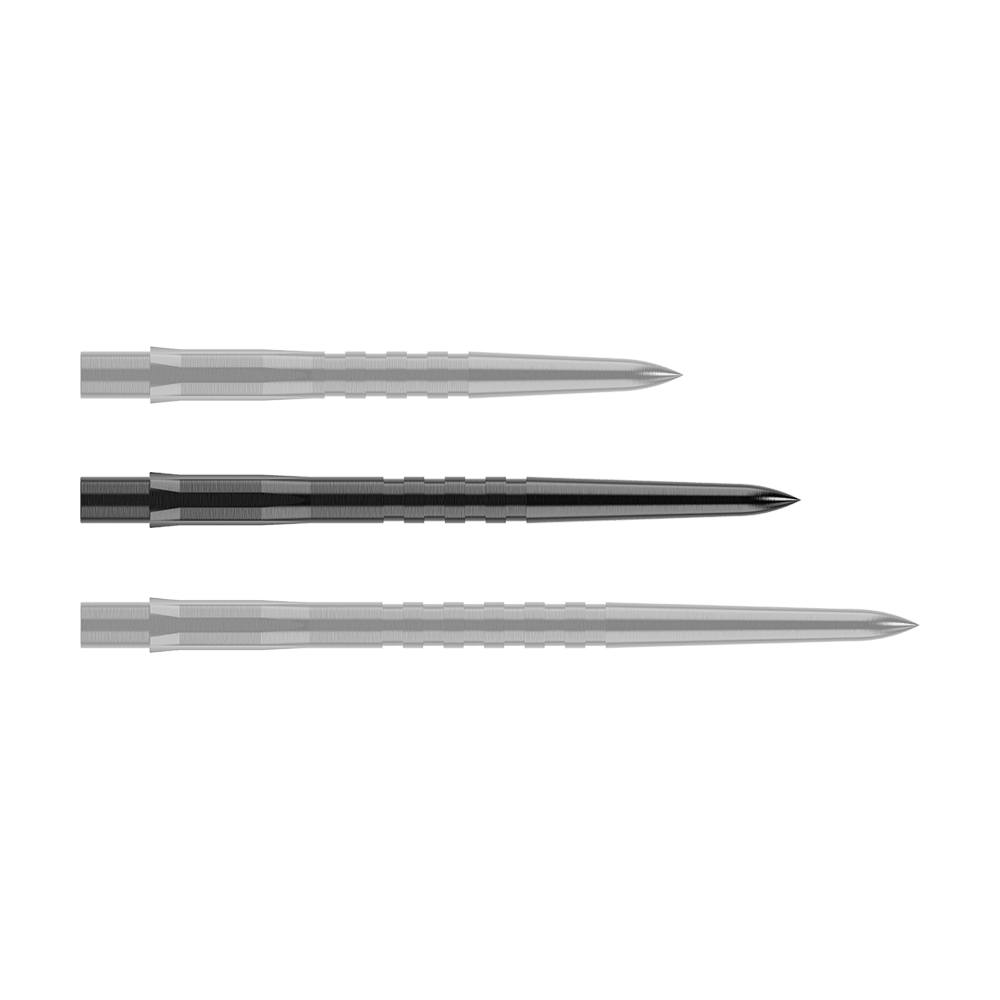 Das Bild zeigt drei schwarze, gerillte Stahlspitzen für Darts, die nebeneinander liegen. Sie sind schlank, spitz zulaufend und haben eine strukturierte Oberfläche.