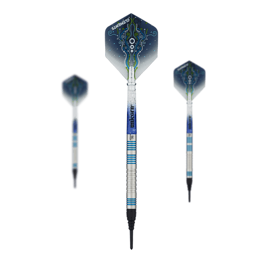 Unicorn T95 Core XL Blue Softdarts Das Bild zeigt drei Softdarts des Modells "Unicorn T95 Core XL Blue". Die Darts haben silberne Schäfte mit blauen Akzenten und blaue Flights mit einem abstrakten Muster.