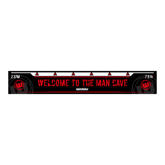 Winmau Mancave Abwurflinie Das Bild zeigt das Produkt "Winmau Mancave Abwurflinie" mit der Aufschrift "Welcome to the Man Cave". Die Abwurflinie ist schwarz-rot gestaltet und zeigt die Maße 2,37m und 7'9¼''.