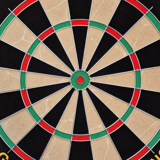 Target Gabriel Clemens Steeldartboard Set Das Bild zeigt eine klassische Steeldart-Scheibe mit schwarz, rot, grün und beigen Feldern. Es handelt sich um das Produkt "Target Gabriel Clemens Steeldartboard Set".