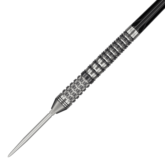 Das Bild zeigt einen Target Black Marque Renegade 4 Swiss Point Steeldart. Der Dartpfeil hat eine silberne Spitze und einen strukturierten, geriffelten Griffbereich.