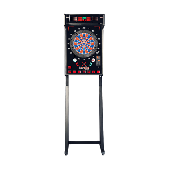 Karella_E-Master_Dartautomat_Standfuss_Mit_M-nzeinwurf_1 Der Karella E-MASTER Dartautomat mit Münzeinwurf ist ein moderner elektronischer Dartautomat auf einem schwarzen Standfuß. Er verfügt über ein digitales Display, bunte Bedientasten und ein klassisches Dartboard in der Mitte.