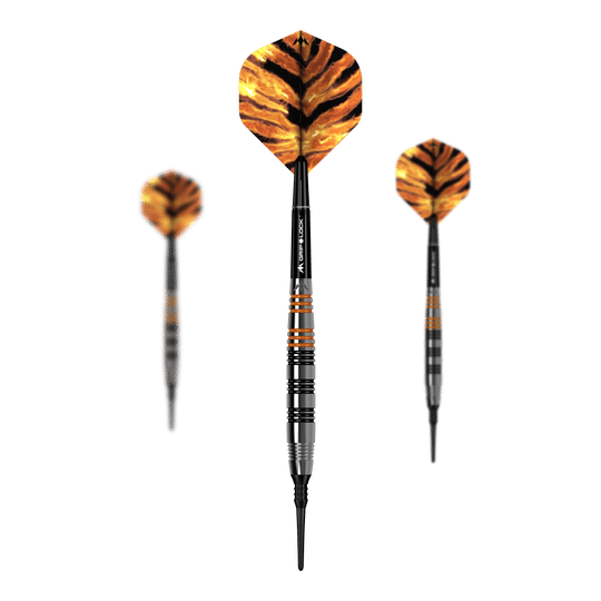 Mission Javan Brass Softdarts - 18g Das Bild zeigt drei Softdarts des Modells "Mission Javan Brass Softdarts - 18g". Die Flights haben ein auffälliges Tigerstreifen-Design in Orange und Schwarz.