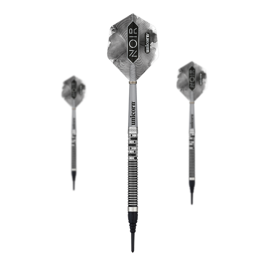 Unicorn Noir Gary Anderson Phase 5 Softdarts Das Bild zeigt drei Softdarts der Marke „Unicorn Noir Gary Anderson Phase 5“. Die Darts haben ein elegantes, silber-schwarzes Design mit dem Schriftzug „NOIR“ auf den Flights.