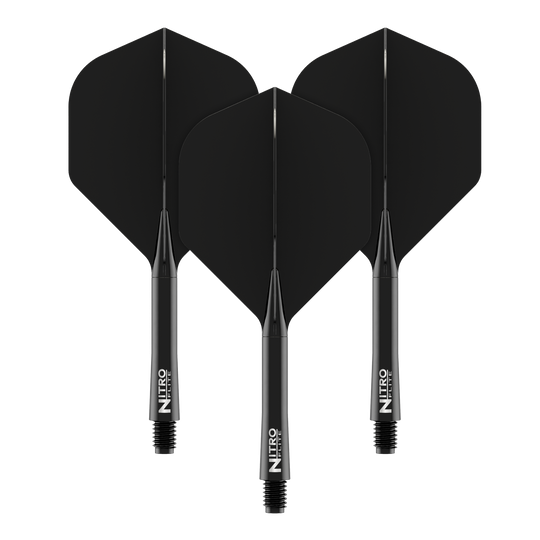 Red Dragon Nitroflite - Black Shaft Black No2 Flights Auf dem Bild sind drei schwarze Dartflights mit schwarzen Schäften zu sehen. Auf den Schäften steht der Schriftzug "NITRO FLITE" in Weiß.