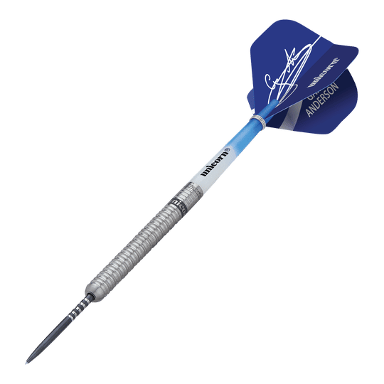 Das Bild zeigt einen Steeldart aus dem "Unicorn Gary Anderson 10 Year Commemoration Limited Edition Set" mit 23 Gramm Gewicht. Der Dartpfeil hat silberne Griffbereiche und blaue Flights mit einer Unterschrift und dem Namen "Anderson".