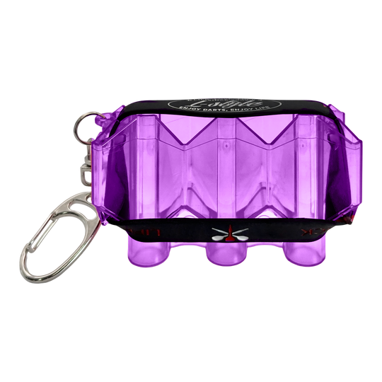 Das Bild zeigt ein Krystal Flight Case in Lila. Das Etui ist speziell für den Transport von Dart-Flights geeignet.