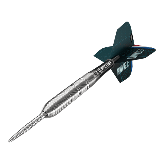 Das Bild zeigt einen Target Kevin Doets GEN1 Swiss Point Steeldart mit 23g Gewicht. Der Dartpfeil hat einen silbernen, geriffelten Barrel und moderne Flights in Blau und Schwarz.