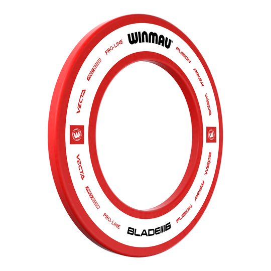Das Bild zeigt den Winmau Pro-Line 2.0 Dartboard Surround in Rot. Der Dartboard-Surround ist rund, rot-weiß gestaltet und trägt mehrere Logos sowie Markennamen.
