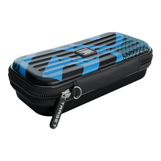 Das Bild zeigt ein rechteckiges Etui mit einem Reißverschluss. Das Etui ist schwarz mit blauen Akzenten und dem Schriftzug "TARGET" auf dem Zipper.