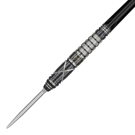 Target Japan Black Marque Chaos 2 SP Steeldarts Das Bild zeigt den Target Japan Black Marque Chaos 2 SP Steeldart. Der Dart hat ein elegantes, schwarzes Design mit silbernen Akzenten und feinen Rillen für besseren Halt.