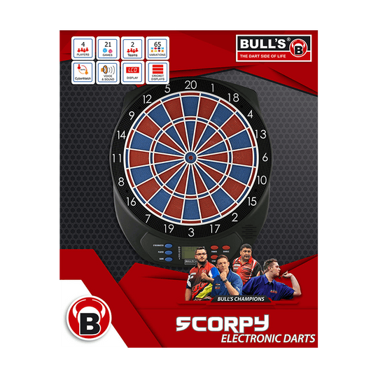 67963_Bulls_Scorpy_Elektronik_Dartboard_2 Das Bild zeigt das Produkt "Bulls Scorpy Elektronik Dartboard" in seiner Verpackung. Auf der Verpackung sind das Dartboard, verschiedene Funktionen und vier Dartspieler abgebildet.