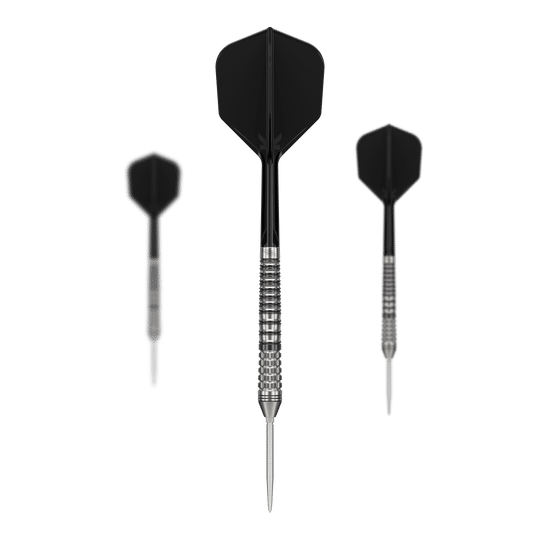 Das Bild zeigt drei Steeldarts des Modells "Target Black Marque Renegade 4 Swiss Point". Die Darts haben schwarze Flights und silberne, gerillte Barrels.