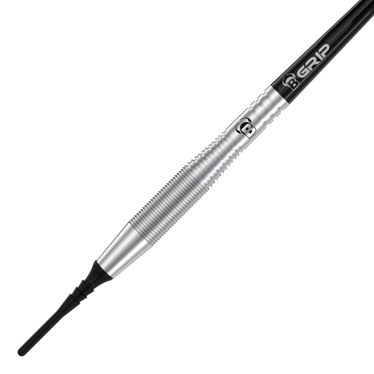 Auf dem Bild ist ein Bulls Martin Schindler TW80 Softdart mit einem Gewicht von 18g zu sehen. Der Dart hat ein silbernes, geriffeltes Griffstück und eine schwarze Spitze.