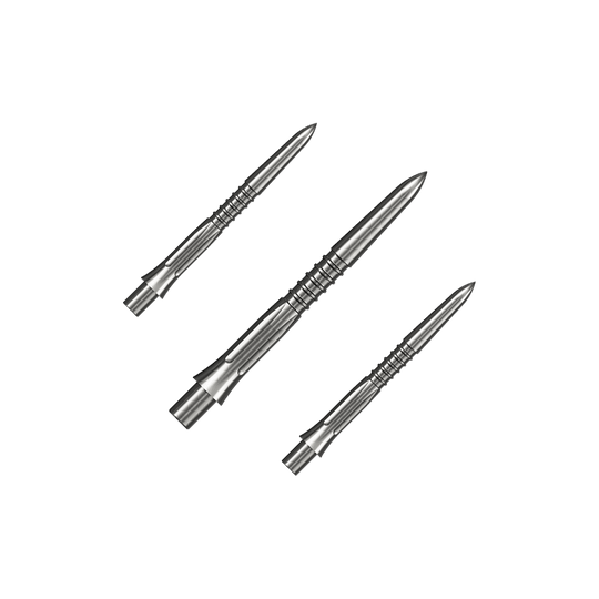 Auf dem Bild ist ein Set silberner Steeldartspitzen mit 26 mm Länge zu sehen. Mehrere Spitzen sind zusammen angeordnet.