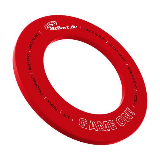 McDart Game On Dartboard Surround Das Bild zeigt eine rote Dartboard-Umrandung. Es handelt sich um die McDart Game On Dartboard Surround 2025 in Rot.