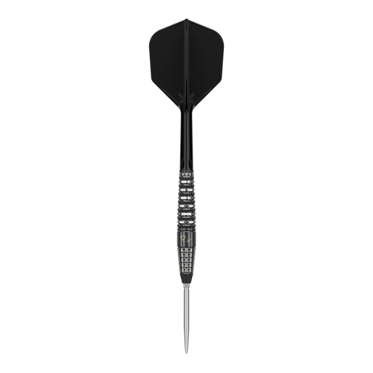 Target Japan Black Marque PW Swiss Point Steeldarts Das Bild zeigt einen Target Japan Black Marque PW Swiss Point Steeldart. Der Dart hat ein elegantes, schwarzes Design mit einer scharfen Spitze und geriffeltem Griff.