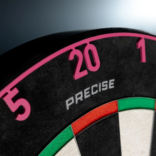 Abgebildet ist das Produkt mit dem Dateinamen ONE1013_Precise180_OnePiece_Lasercut_Zahlenring_CyberPink_2. Es wird ein weiteres Bild dieses Produkts gezeigt.