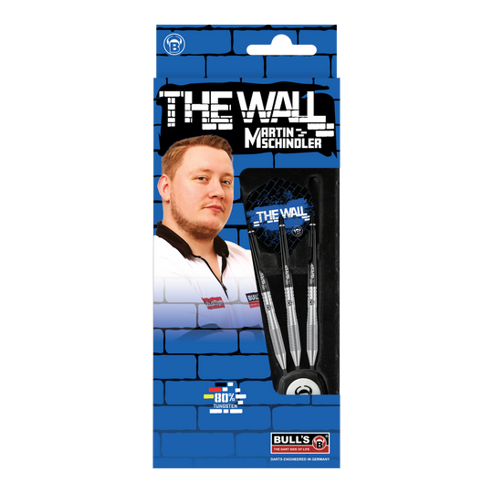 Bulls Martin Schindler TW80 Steeldarts Die Verpackung zeigt die "Bulls Martin Schindler TW80 Steeldarts" mit einem Bild von Martin Schindler. Im Inneren sind drei silberne Steeldarts zu sehen.